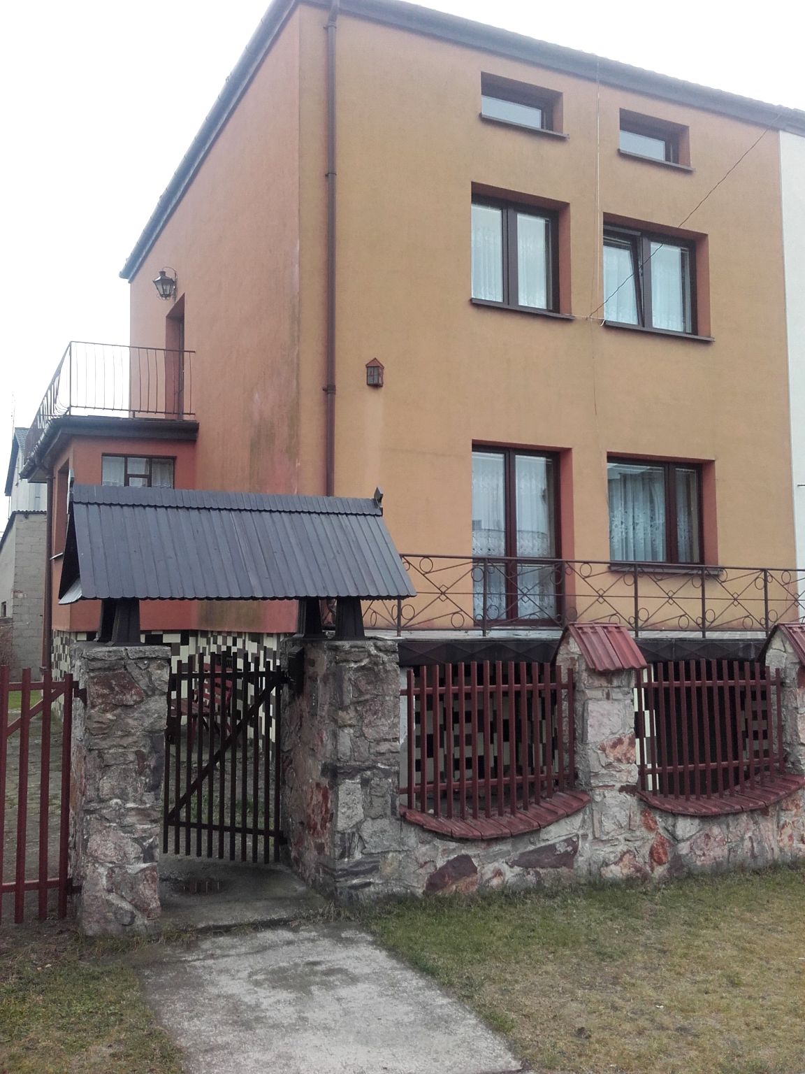 Domy Na Sprzedaż Piotrków Trybunalski I Okolice Sprzedam dom 150 m² ul. Poziomkowa, Piotrków Trybunalski, Wierzeje