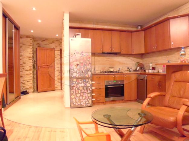 Mieszkanie blok mieszkalny nad rzeką