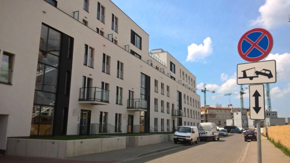 Mieszkanie blok mieszkalny przy lesie