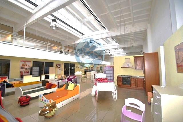 Budynek użytkowy Warszawa