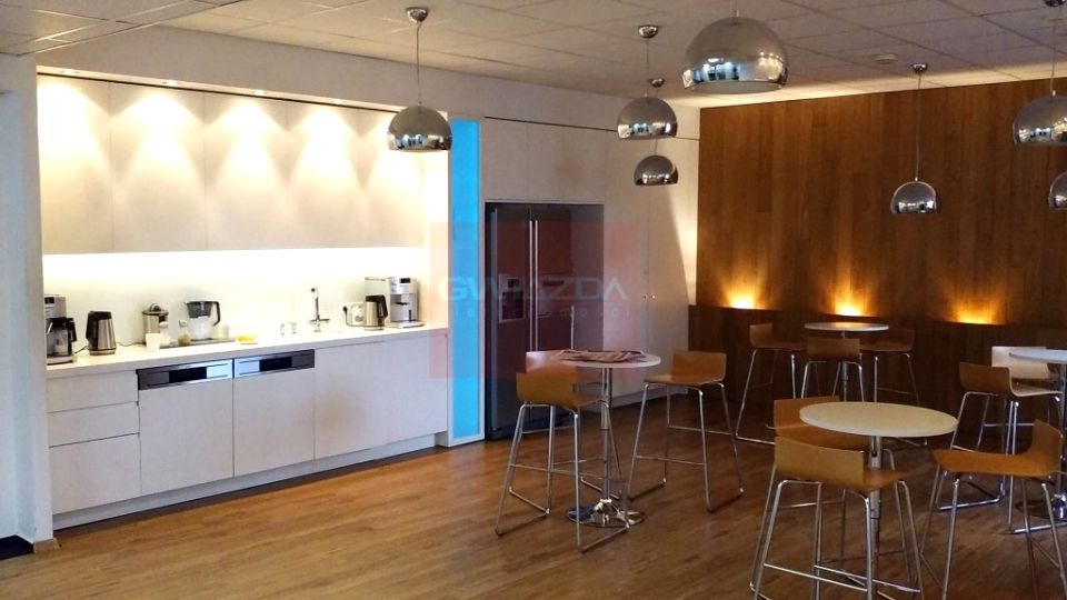 Budynek użytkowy Warszawa