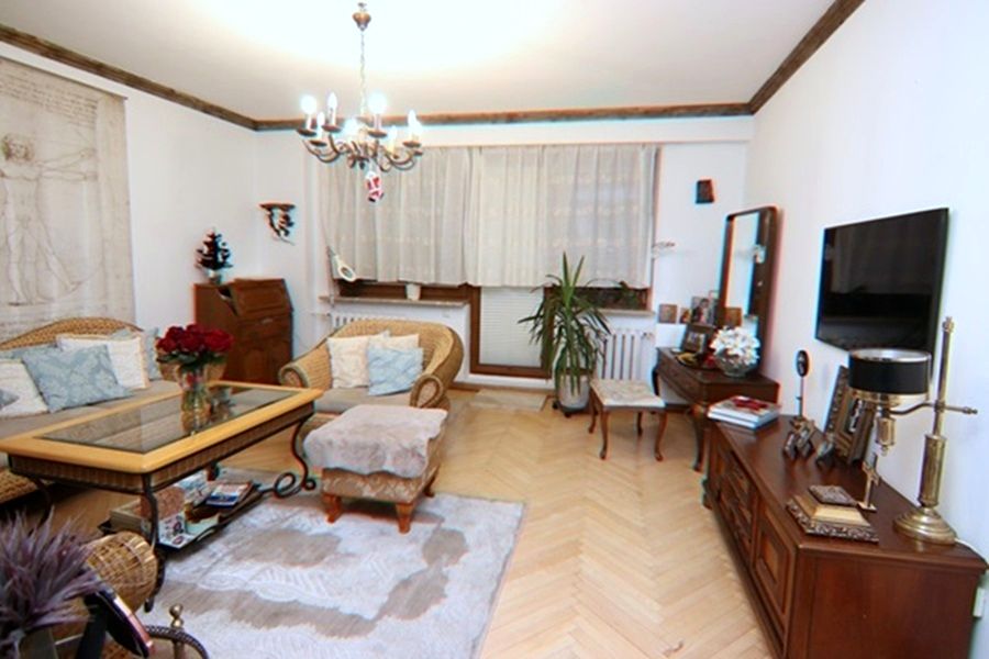 Mieszkanie blok mieszkalny przy lesie