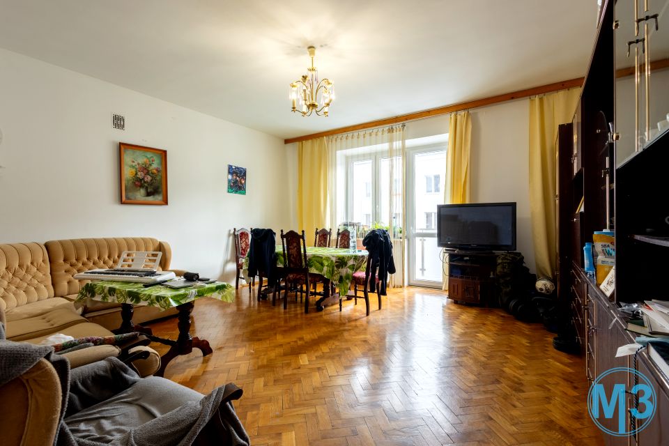 Mieszkanie blok mieszkalny przy lesie