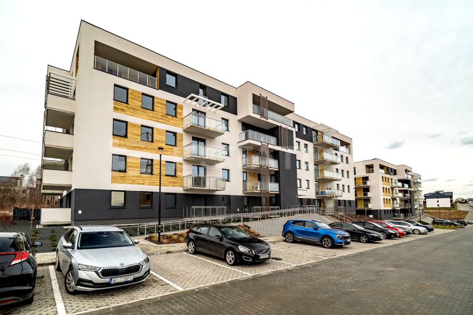 Mieszkanie blok mieszkalny przy lesie