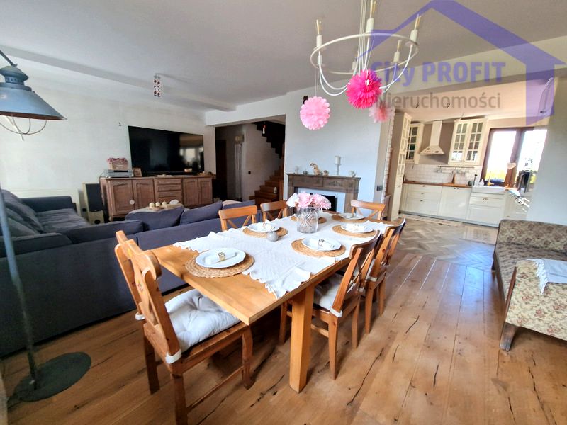 Dom Sobienie Biskupie