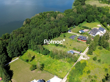 Działka nad jeziorem