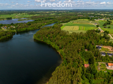 Działka nad jeziorem