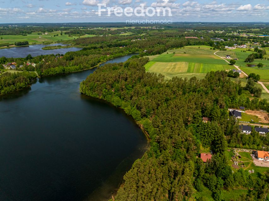 Działka nad jeziorem