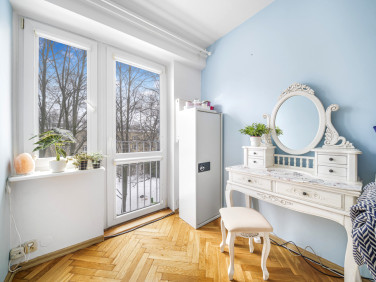 Mieszkanie blok mieszkalny przy lesie