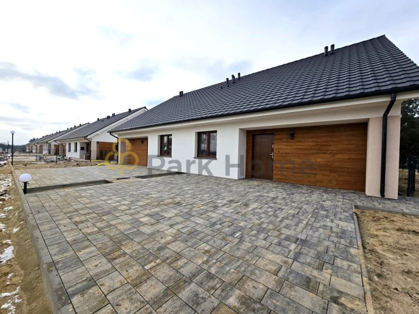 Dom z parkingiem
