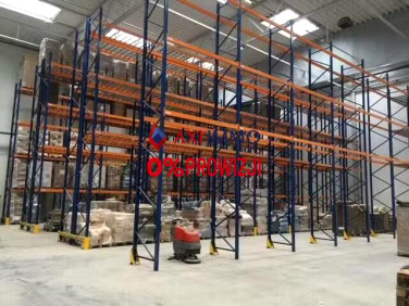 Budynek użytkowy Targowisko