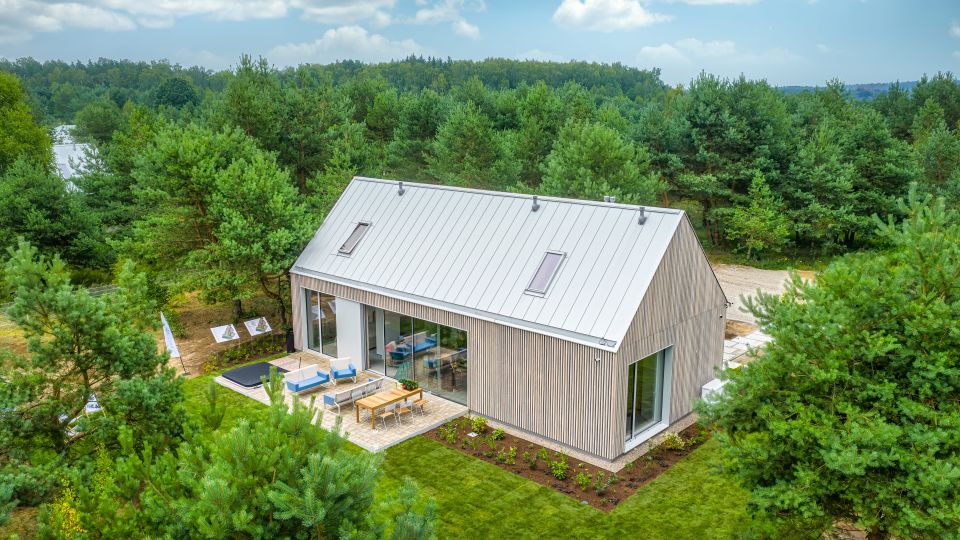 Kownatki Lake House