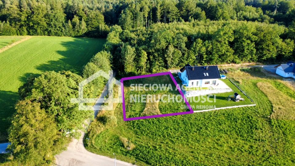 Działka przy lesie