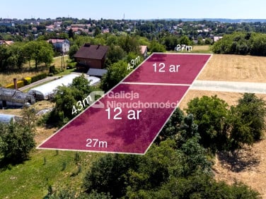 Działka przy lesie