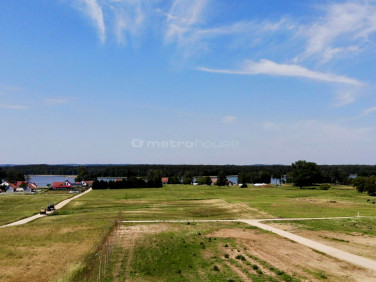 Działka nad jeziorem