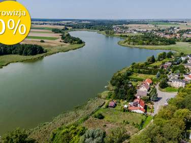 Dom z balkonem