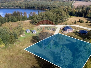 Działka nad jeziorem
