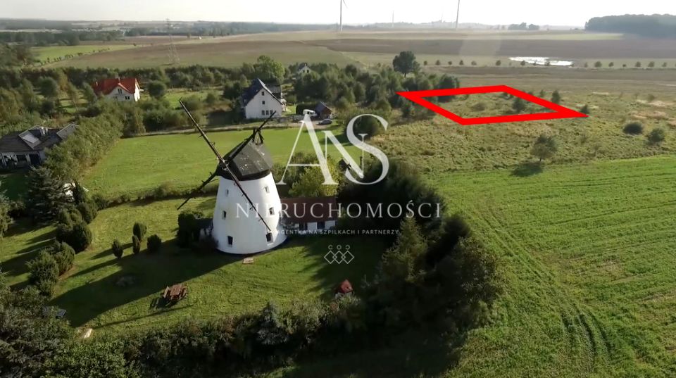 Działka przy lesie