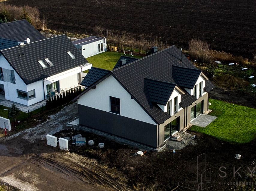 Działka nad jeziorem