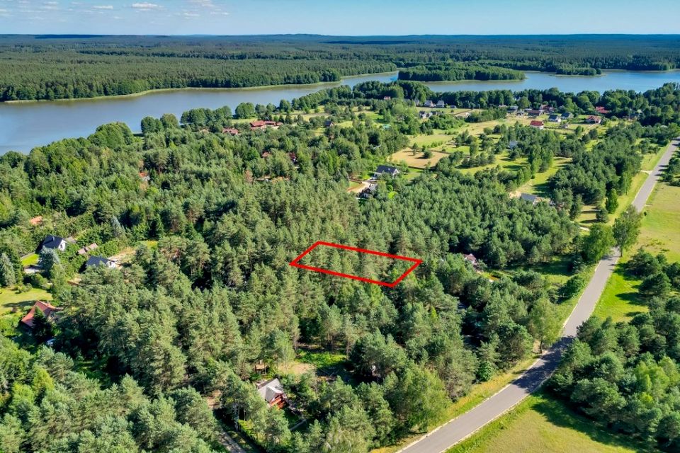 Działka nad jeziorem