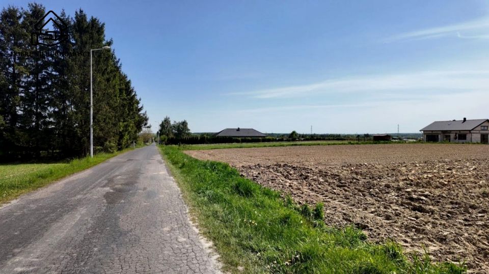 Pusta działka Charlęż