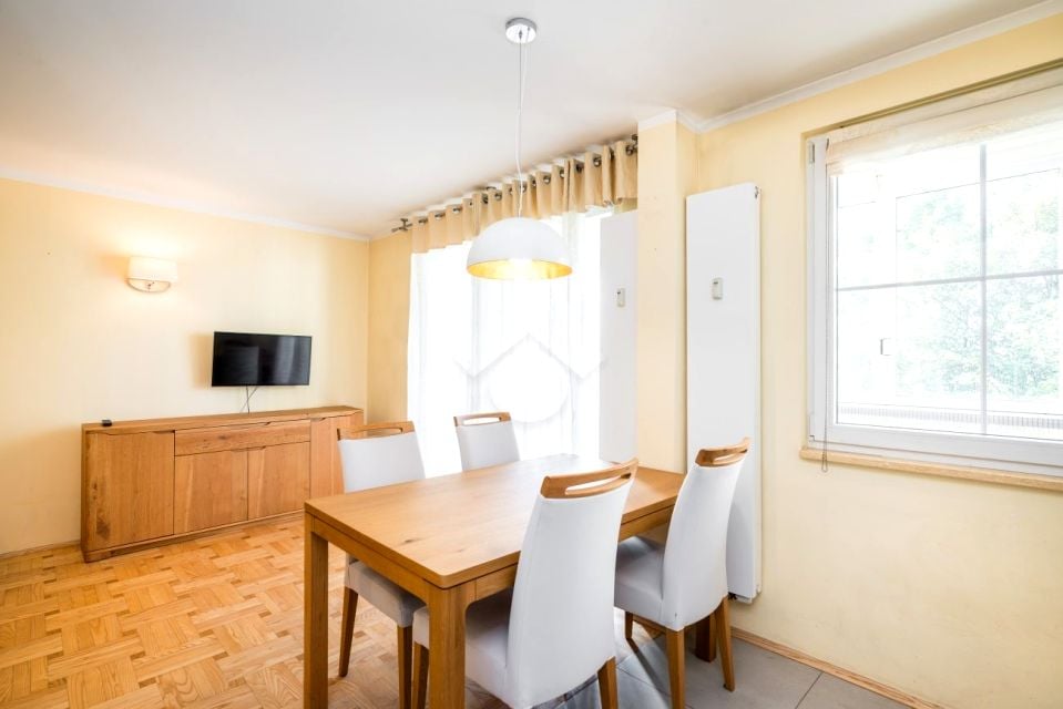 Mieszkanie blok mieszkalny nad rzeką