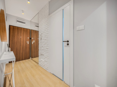 Mieszkanie blok mieszkalny przy lesie