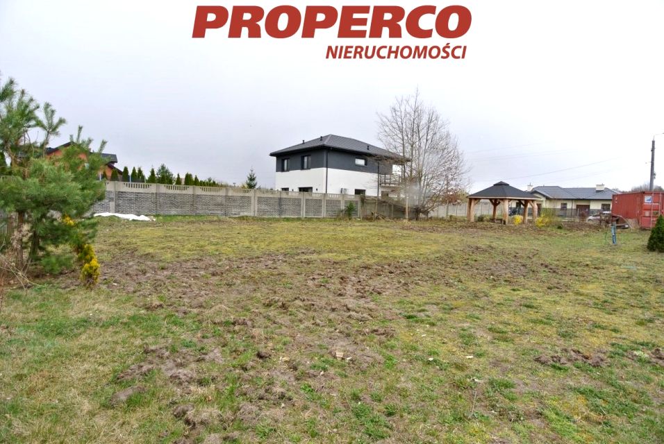 Zabudowana działka Truskaw