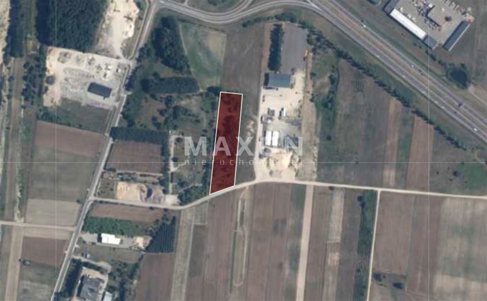 Działka usługowa Kurów