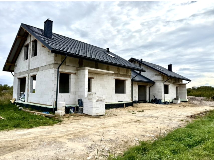 Dom Kostomłoty Pierwsze