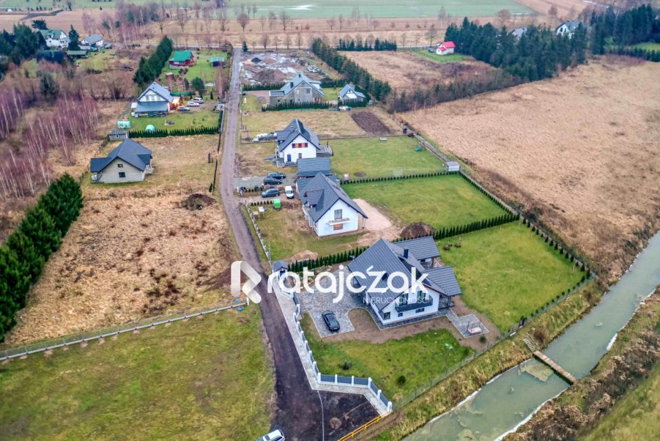 Działka przy lesie