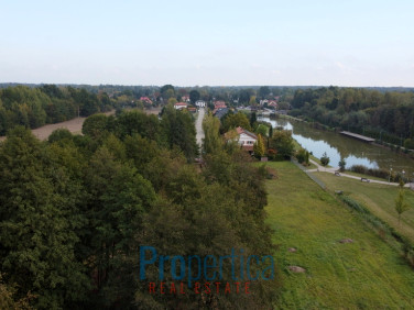 Działka nad jeziorem