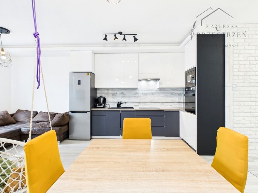 Mieszkanie blok mieszkalny nad jeziorem