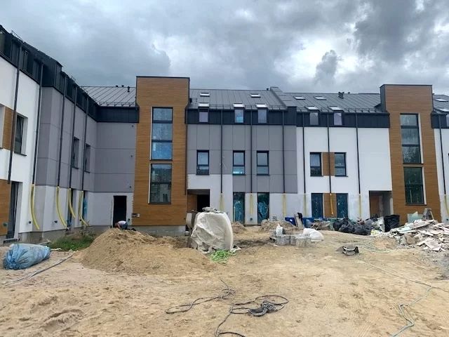 Mieszkanie blok mieszkalny przy lesie