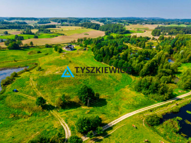 Działka przy lesie