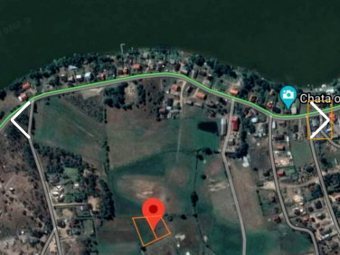 Działka nad jeziorem