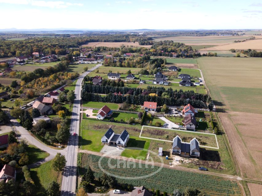 Działka nad jeziorem