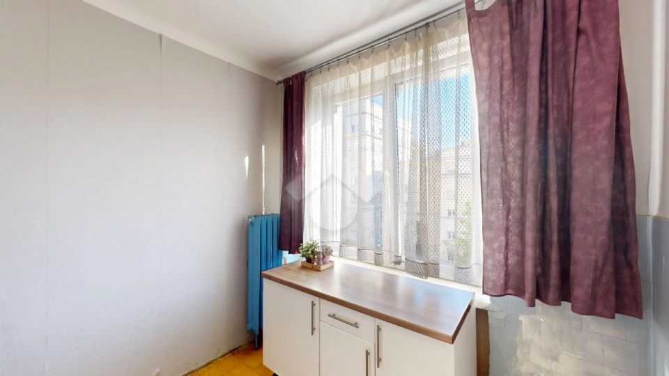 Mieszkanie blok mieszkalny przy lesie