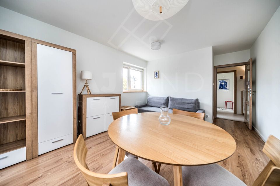 Mieszkanie blok mieszkalny nad rzeką