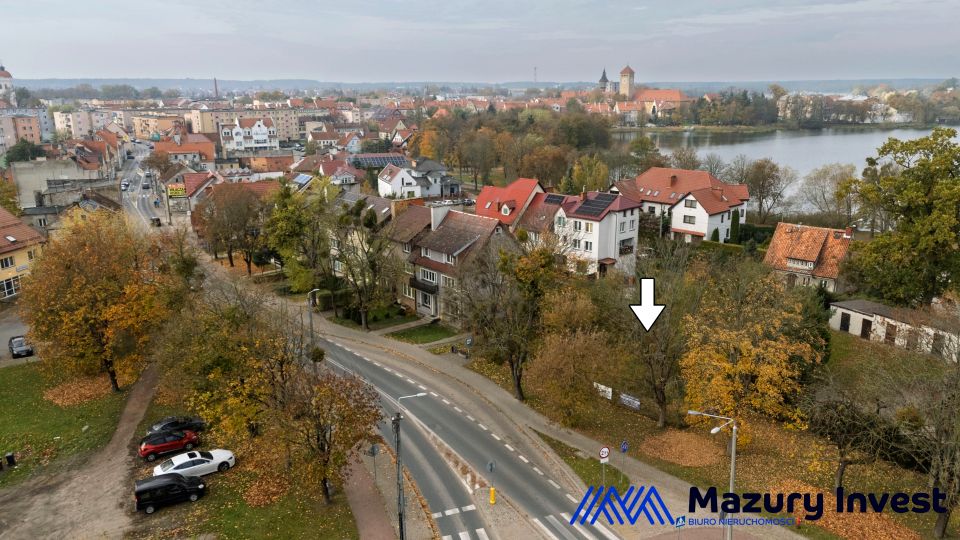 Działka nad jeziorem