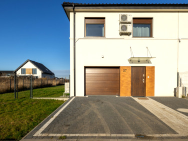 Dom z parkingiem