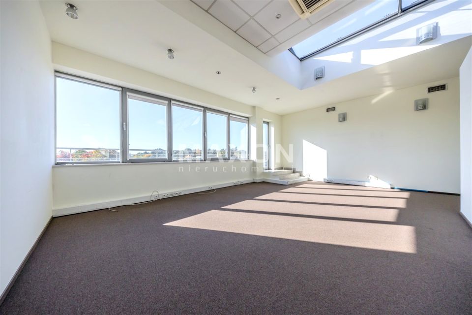 Budynek użytkowy Warszawa