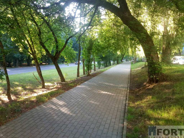 Mieszkanie blok mieszkalny przy lesie