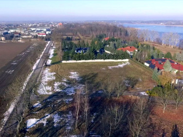 Działka nad jeziorem