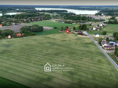 Działka nad jeziorem