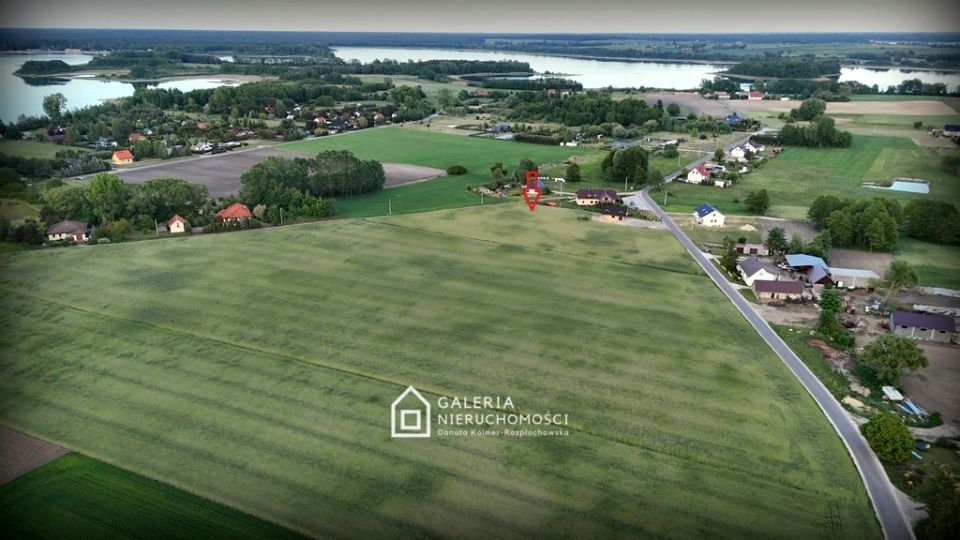 Działka nad jeziorem