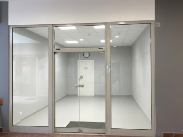 Usługowy przy lesie