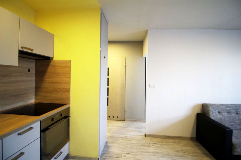 Mieszkanie blok mieszkalny przy lesie