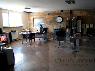 Budynek użytkowy Dobra