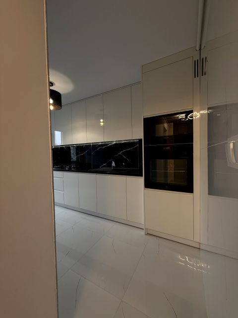 Mieszkanie blok mieszkalny przy lesie